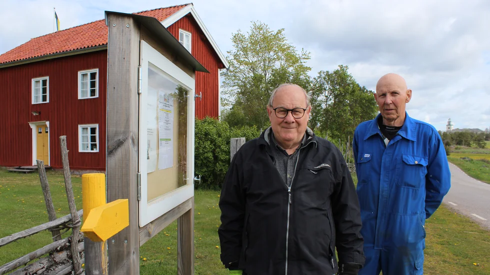 Hans Ålund och Gunnar Carlsson vid hembygdsgården i Råberga, Lofta, där inte mycket blir sig likt i sommar.