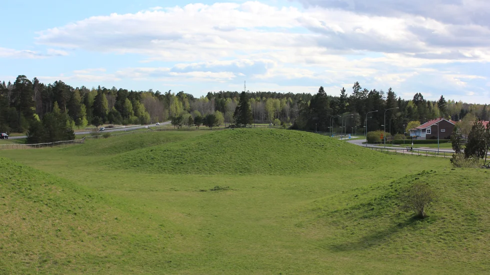 Enligt kommunens urbaniseringsplan för Uppsalas sydöstra del ska det välbesökta rekreationsområdet vid väg 255 i Nåntuna ersättas av ett flertal flerbostadshus.
