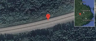 Stopp på E18 på grund av singelolycka med en personbil