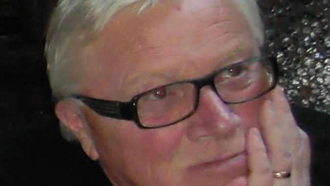 Sören Holmer. 