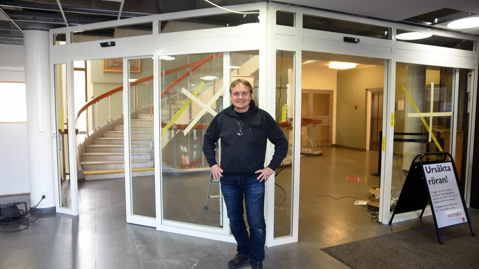 "Allt det bruna och "murriga" ska bort, istället blir det en ljusare färgsättning", säger Antti Jonsson, projektledare för ombyggnaden från fastighetsavdelningen på Finspångs kommun.
