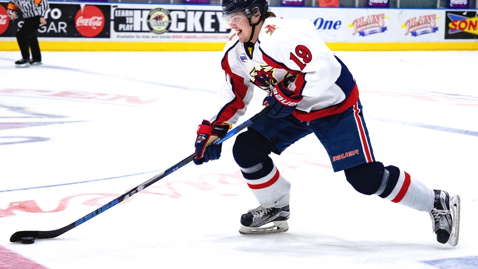 David Ojamäe hade efter juniortiden i Brynäs ett inspirerande läroår i ameikanska U21-ligan. Senast en säsong som var bra för Tranås, men Ojamäe tycker inte att han fick chansen att visa vad han kan.