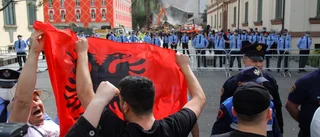 Albaniens nationalteater rivs under protester