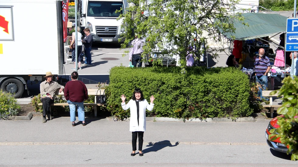 Centrumsamordnaren Gudrid Hansen på ett tidigare Levande Torg.