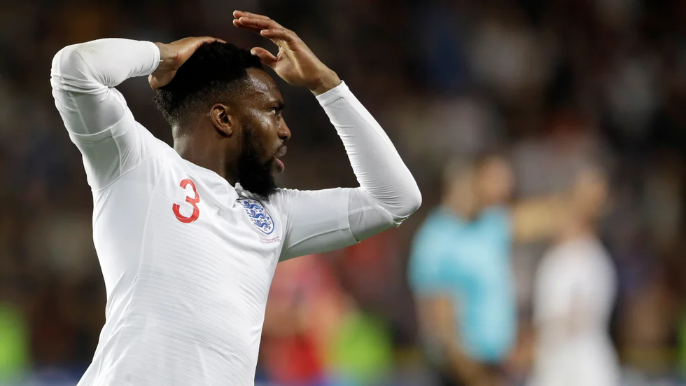 Danny Rose är kritisk till att återstarta Premier League i juni. Arkivbild.