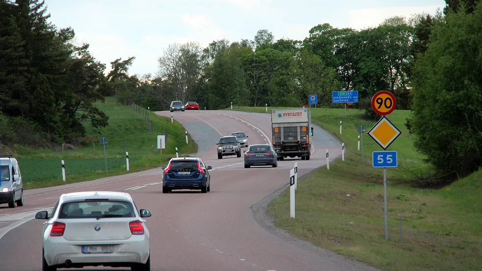 Väg 55 mellan Enköping och Litslena, samt mellan Örsundsbro och Kvarnbolund, ska bli 2+1-väg. Nu går det att lämna synpunkter på förslaget.
