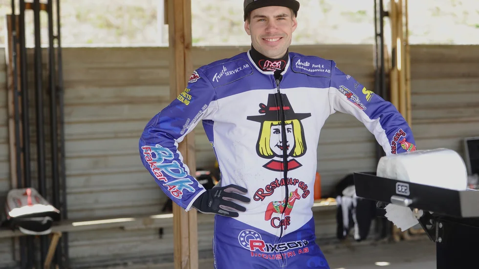 Kim Nilsson tar sikte på de svenska serierna och tror både på Griparna i allsvenskan och Masarna i elitserien.