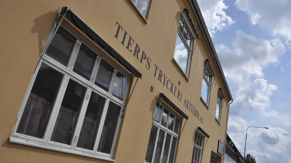Tierps tryckeri har gått i konkurs. Minskad efterfrågan från en av de största kunderna ligger bakom konkursen, enligt konkursförvaltaren. På företaget arbetar ett tjugotal anställda.