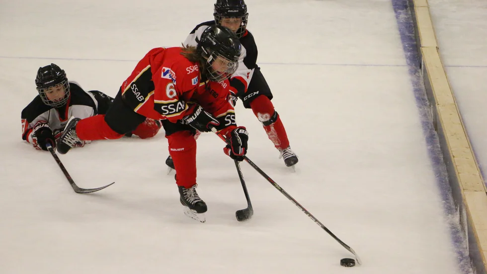 Piteå HC och Luleå HF möttes i en av många cupmatcher i helgen.