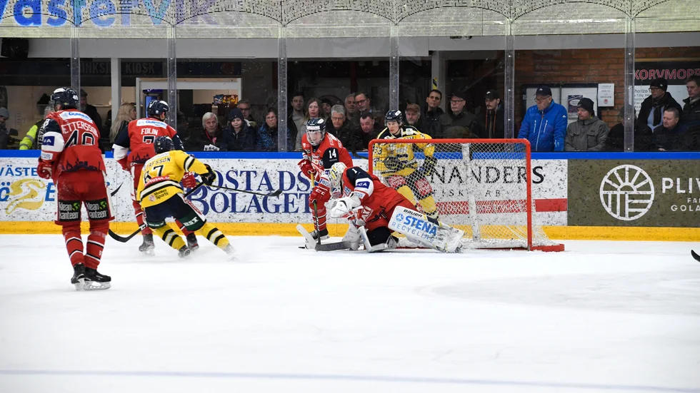 Adam Åhman storspelade i VIK-målet.