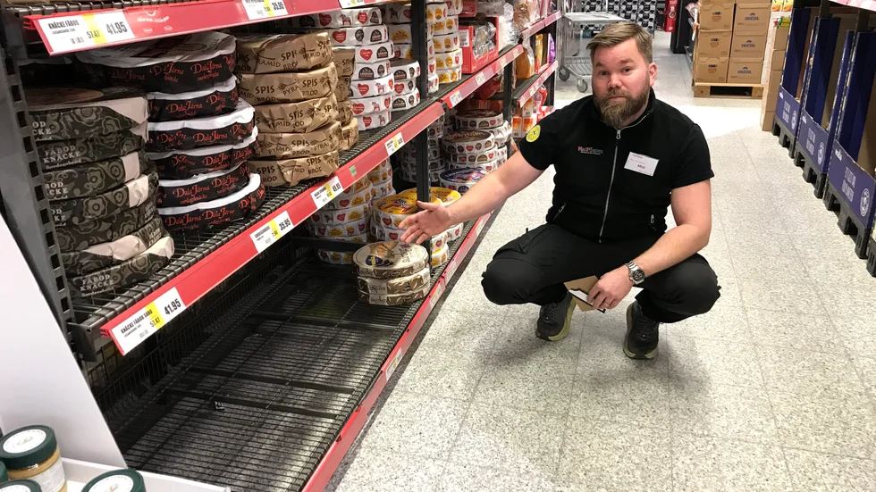 Vissa hyllor är lite tommare än vanligt, men maten är inte på något sätt slut, säger Mio Svahn på Matpiraten. 