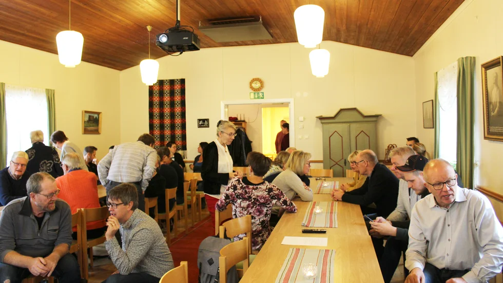 Ett 50-tal Djursdalabor samlades på det årliga stormötet i församlingshemmet. 