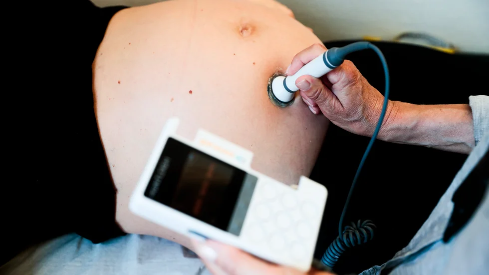 Akademiska sjukhuset rekommenderar fortsatt att gravida kommer in till sjukhuset för sina förlossningar.