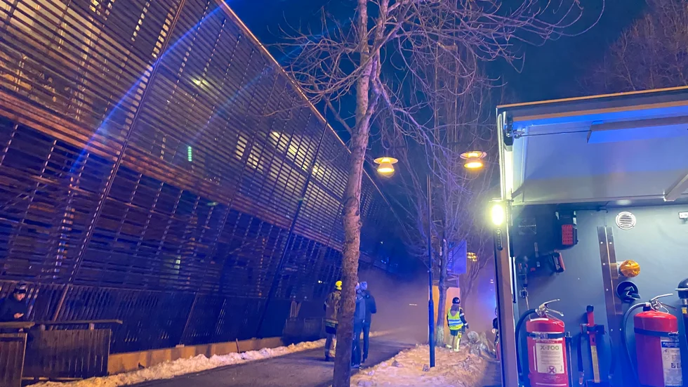 Räddningspådrag vid Kopparvallen i Åtvidaberg på måndagskvällen efter brand i ett elskåp.