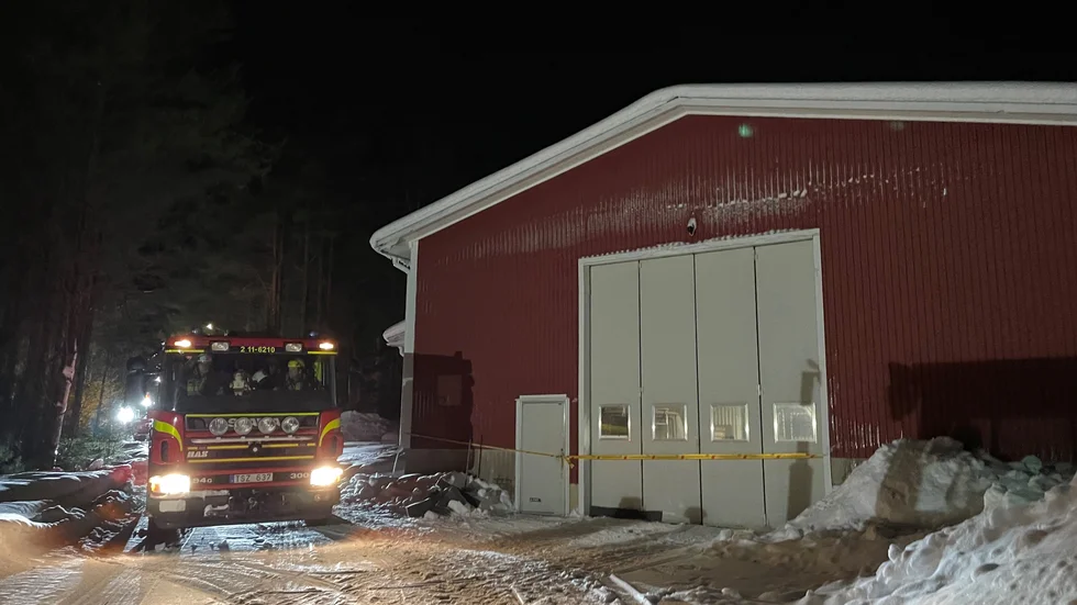 Räddningstjänsten har lämnar platsen och rekommenderar att inte går in i potatisodlingen.