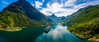 Veckolång kryssning genom Norges fjordlandskap