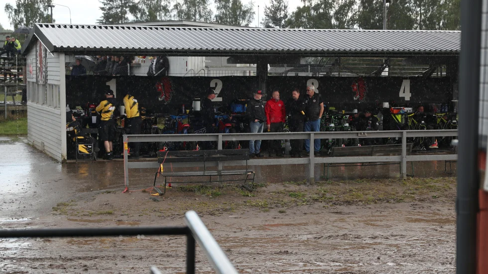 Piraternas match mot Indianerna regnade bort i Kumla.
