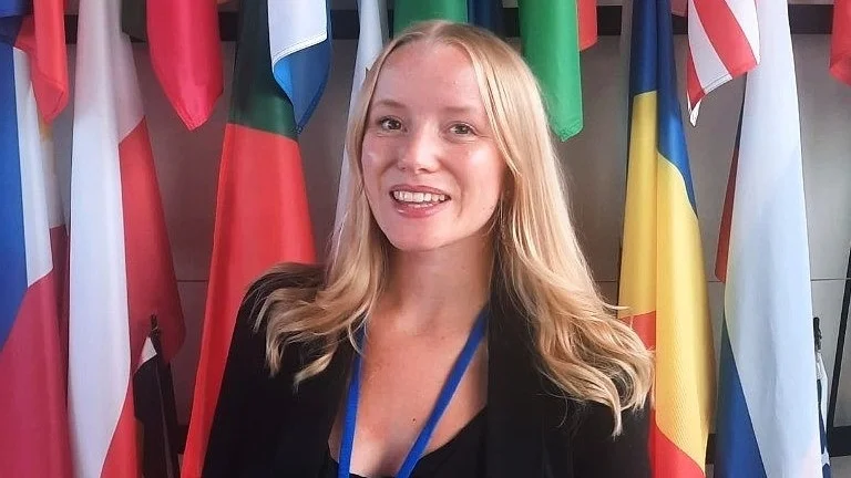 Elin Bergner från Linköping bor i Wien och forskar på desinformation som gäller kärnvapen.
