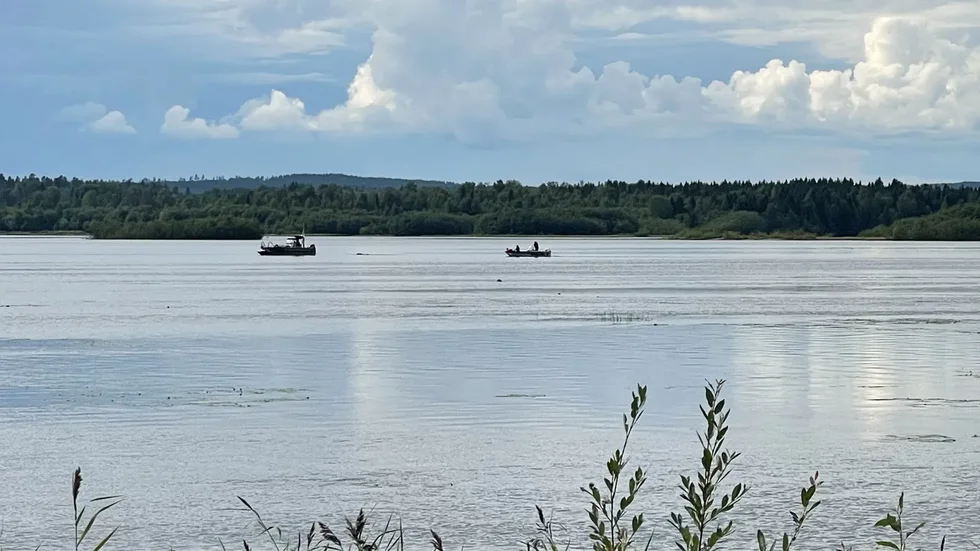 Mannen i 70-årsåldern som försvann när han under lördagen simmade efter en drivande båt har nu anträffats död. (Arkivbild) 