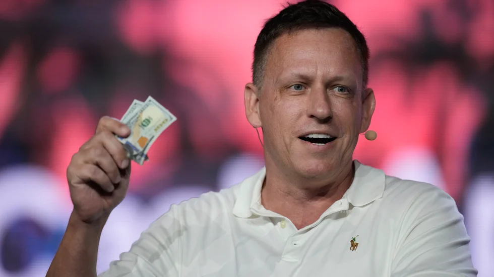 Peter Thiel, riskkapitalist och medgrundare av Paypal, gav 15 miljoner dollar i stöttning till Trumps vicepresidentkandidat JD Vance för två år sedan.