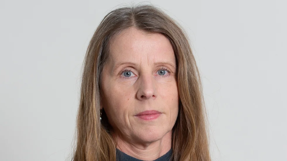 Maria Jonsson, professor på Uppsala universitet och överläkare över kvinnovården på Akademiska sjukhuset, anser att det är säkrare att föda på sjukhus än i hemmet.