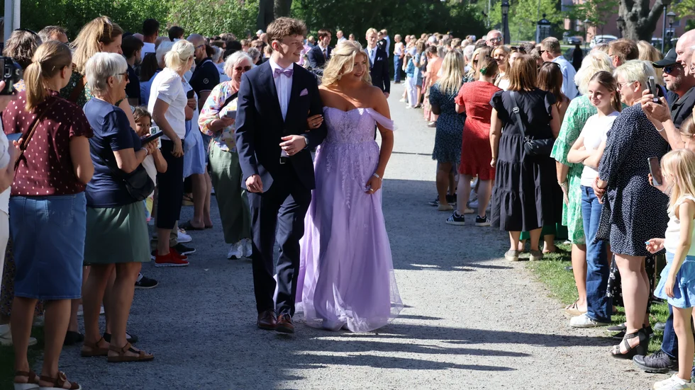 Roligt när man ser sin familj och sina vänner i folkhavet.