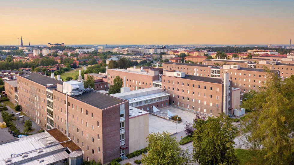 Omkring 4 500 studenter och 1 500 anställda är verksamma på BMC. Upprustningen av lokalerna pågår hela året. 