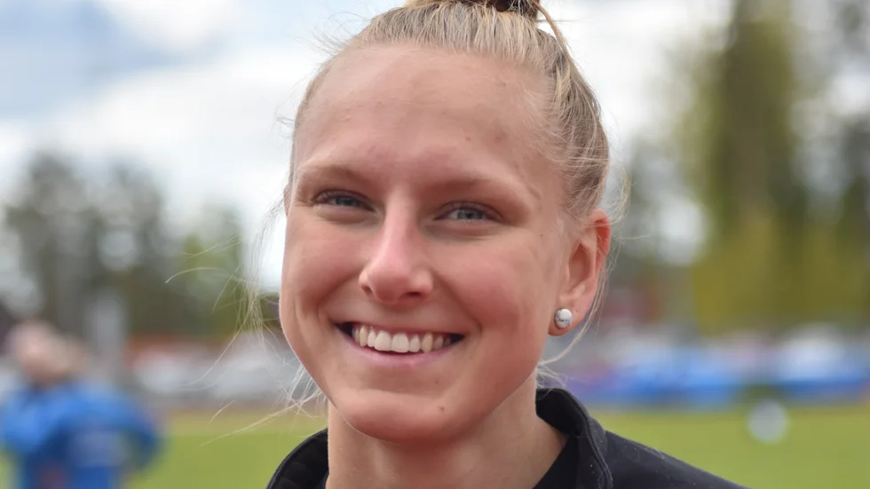 En strålande glad Thea Norlund har nu gjort comeback på löparbanan och det gick bra. Nu har hon dessutom anmält sig till SM i Karlstad.