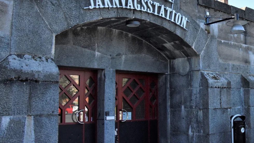 Den misstänkta kvinnan greps av tullens personal på tågstationen i Haparanda.