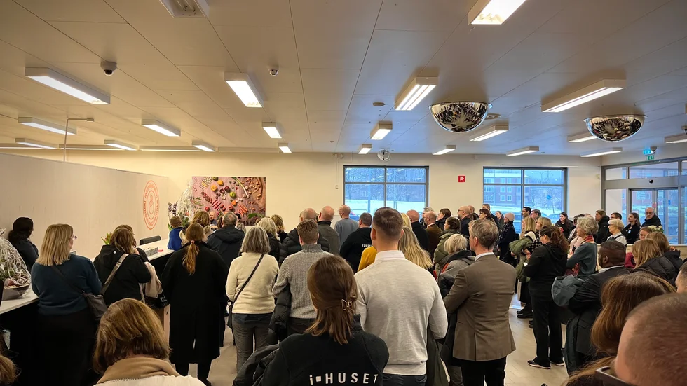 I samarbetet finns en stark vilja att förbättra situationen för de människor som behöver någon form av stöd för att ta sig in på arbetsmarknaden, skriver Fredrik Lundén, Linköpings kommun och Sanna Detlefsen, Stadsmissionen. Här invigningen av Matmissionen i Skäggetorp.