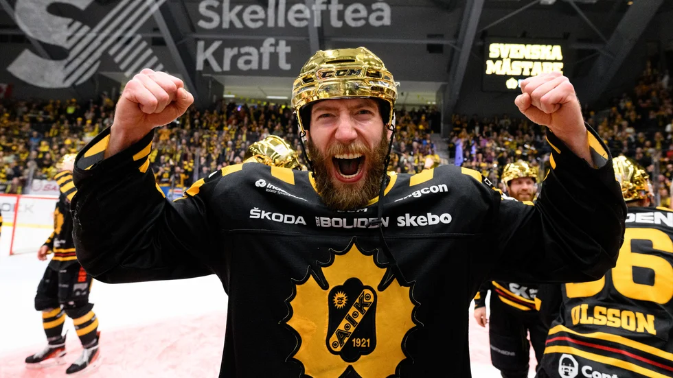 Petter Granberg vann ett nytt guld. Det kan bli det sista han gör i AIK-tröjan. Nästa säsong byter Granberg klubb.
