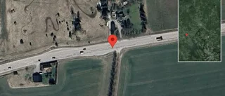 Personbil stillastående på väg 55 - stopp i ett körfält
