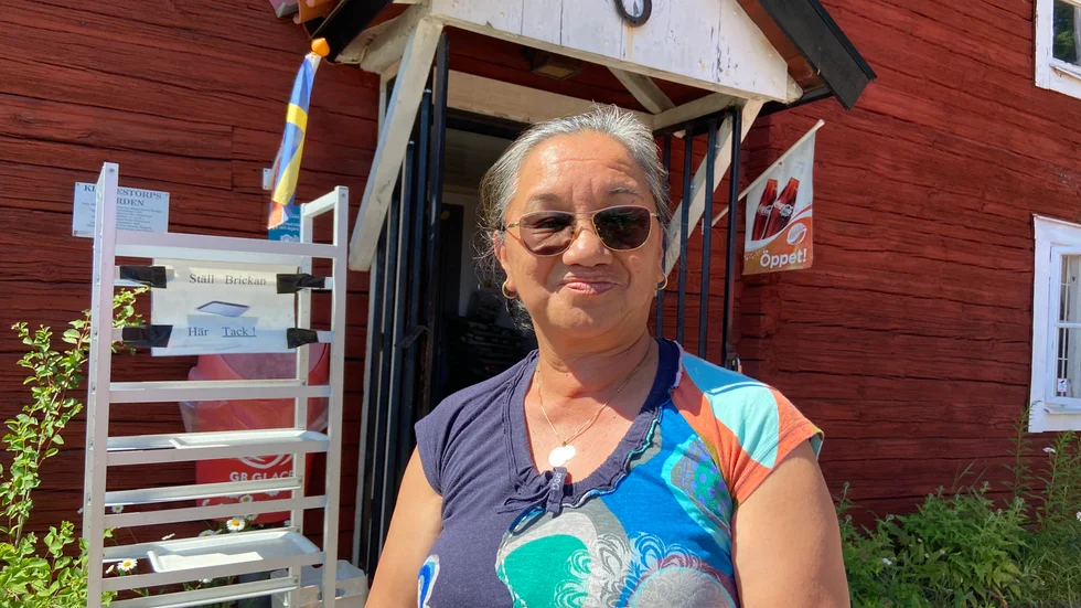 I 14 år har Angela Helgesson drivit kaféet på Klippestorpsgården. Varje år har kaféet drabbats av skadegörelse.  