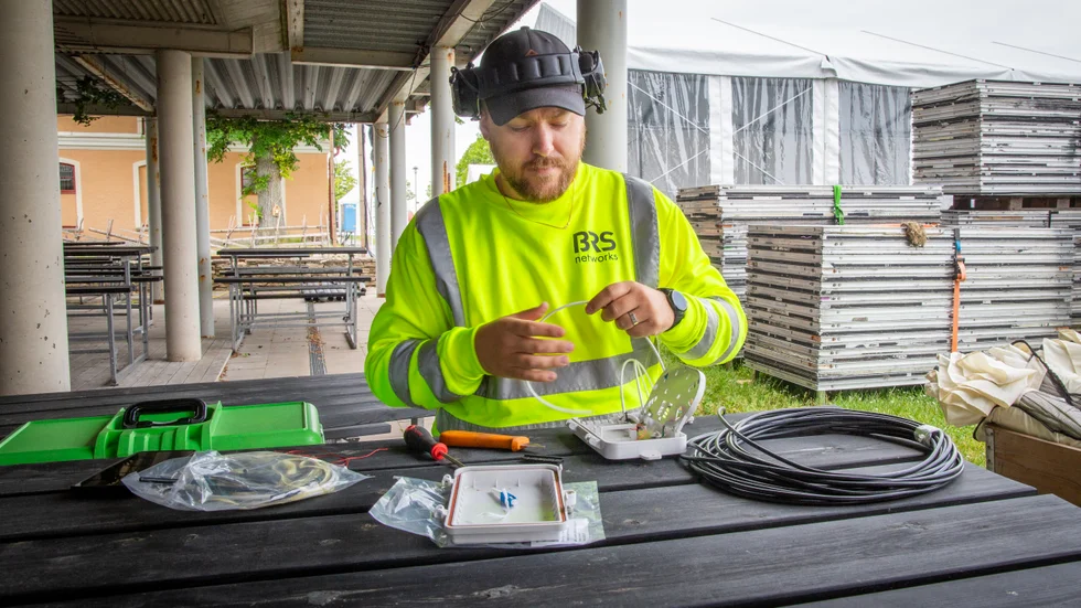 "Alla tält ska ha uppkoppling så det är en intensiv vecka", säger Jesper Hagelberg på BRS Networks. 