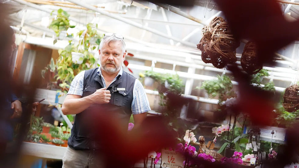 Thommy Nilsson, som driver Danielssons blommor, kontaktades tidigt av räddningstjänsten med anledning av branden intill hans verksamhet.
