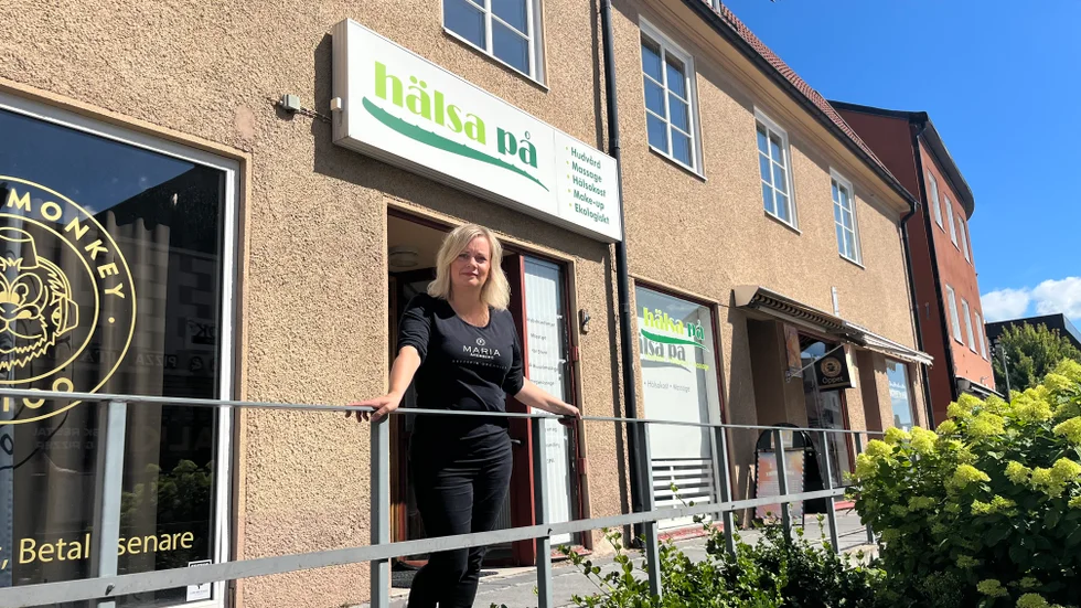 Trots att butiken i centrala Finspång läggs ner fortsätter Caroline i hemmet i Lotorp. "Jag har letat nya och mindre lokaler centralt, men inte känt att jag hittat något som passar. Jag och min man kom på att vi lika gärna kunde ha det hemma, jag har varit låst vid tanken att det måste ligga i centrum", säger hon.