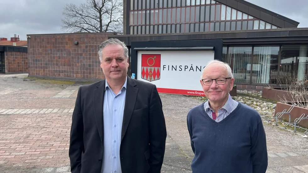 Sverigedemokraterna Torgny Maurer och Arne Gunnarsson är oroliga att fler vegetariska alternativ ska påverka hälsan hos skolungdomarna.