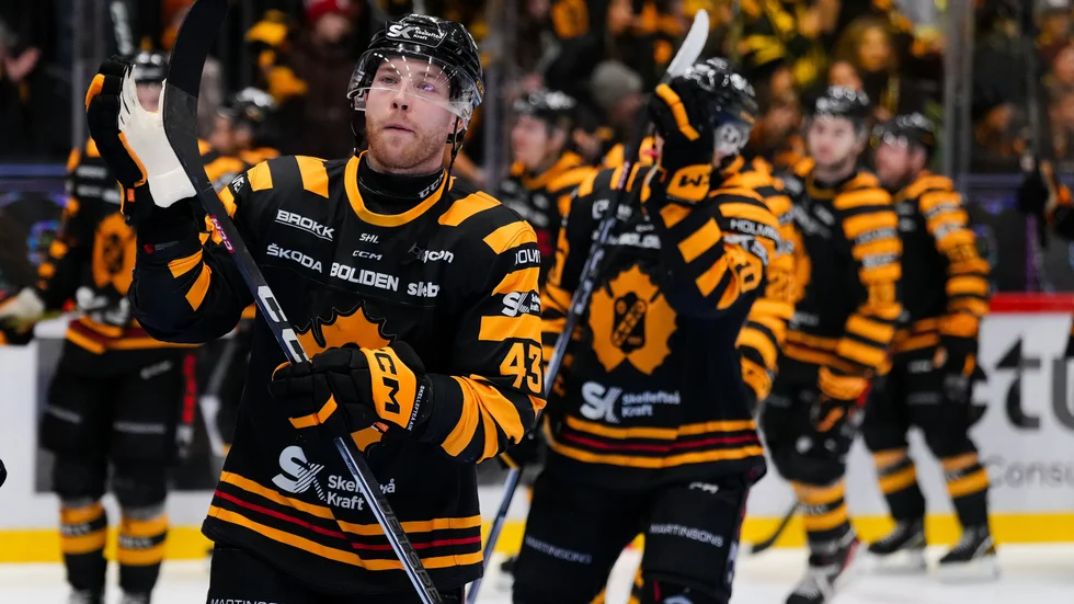 Filip Sandberg blev på nytt övertidshjälte för AIK och sköt kvartsfinal 1 till hemmalaget inför 5 558 åskådare.
