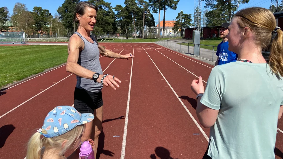 Många var nyfikna och hade många frågor att ställa under passet med löpmästaren Malin Ewerlöf. 