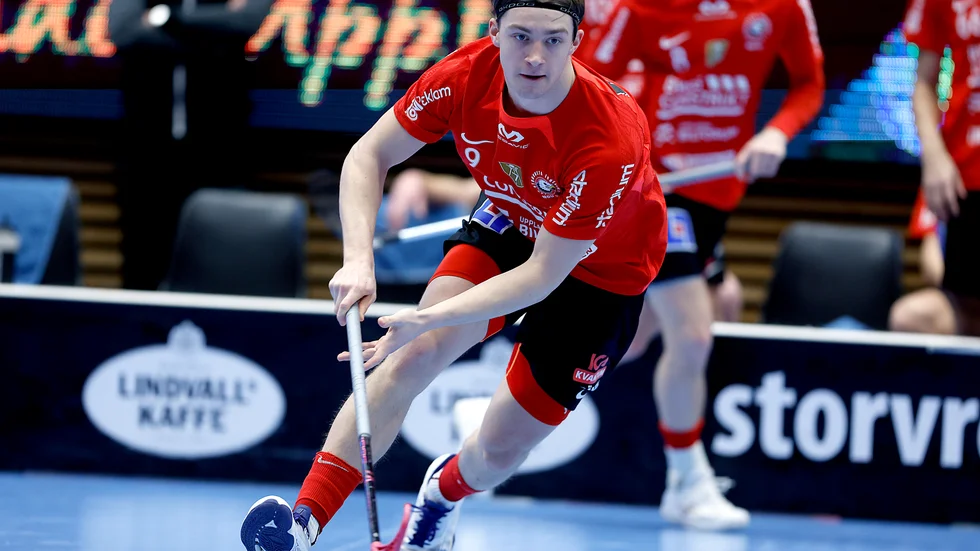 Centern Filip Langer skadade foten i mötet med Kalmarsund. Tjecken har fortfarande någon vecka kvar till comeback.