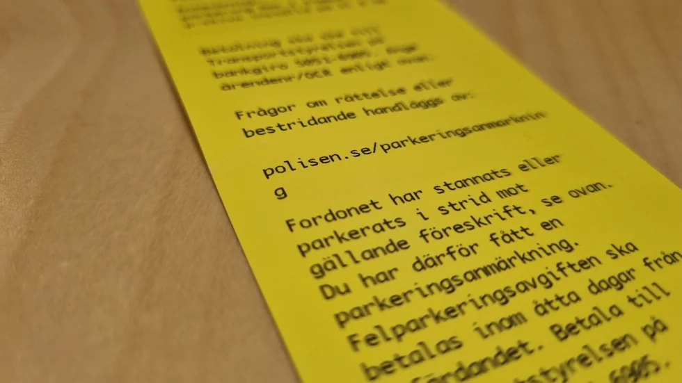 Trafikingenjör Maria Åkersö svarar på frågan om vart pengarna som kommer in via p-böter fördelas.