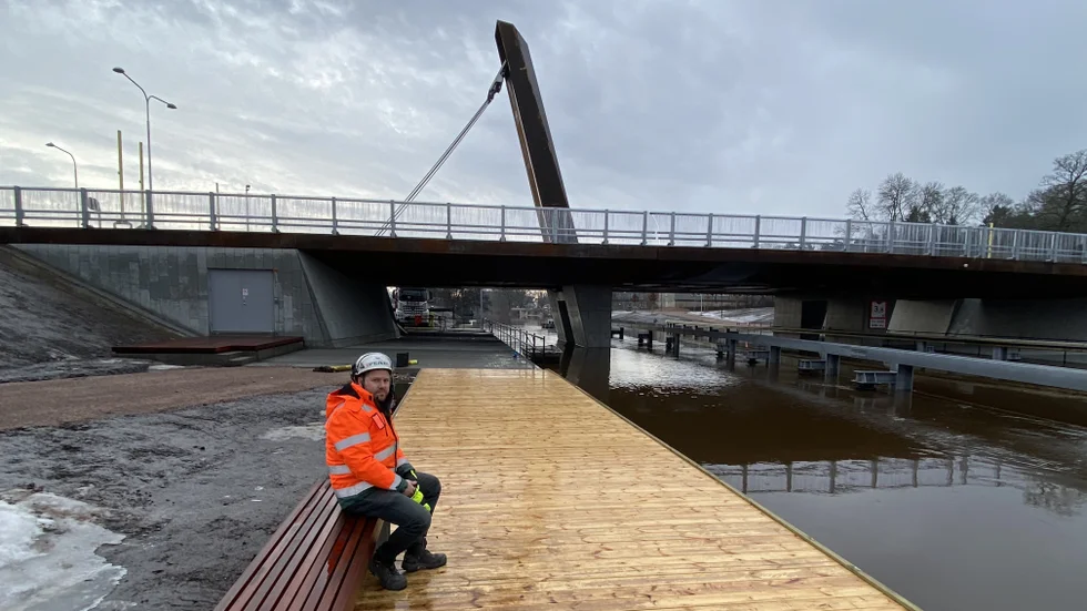 Den nya Tullgarnsbron invigs för trafik snart.