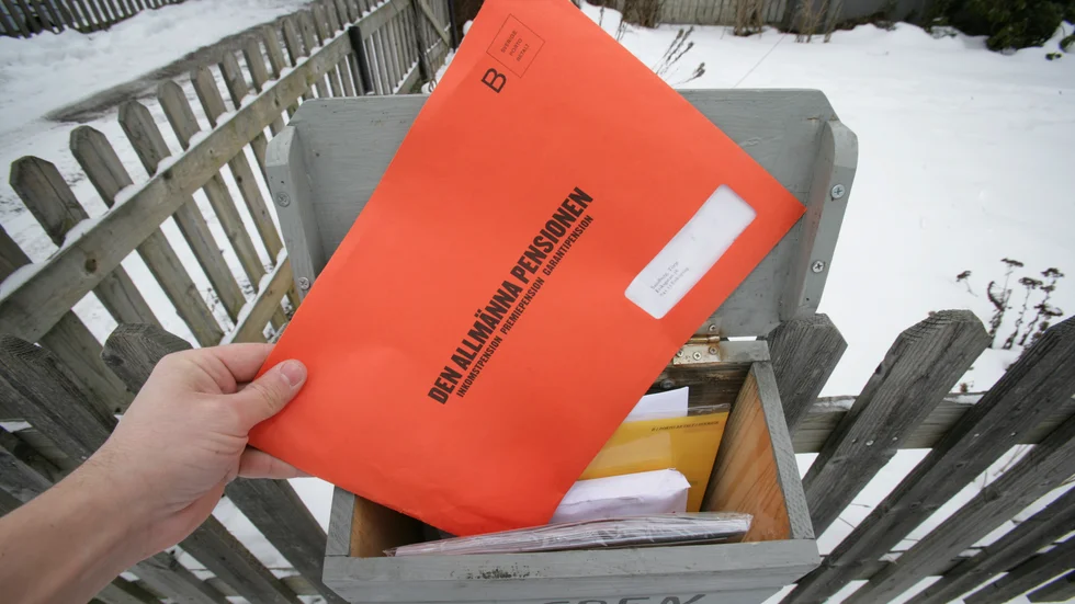 Pensionen. Det orange kuvertet med årsbeskedet som Försäkringskassan och Premiepensionsmyndigheten (PPM) skickar varje år och som ger besked om den framtida pensionen. 