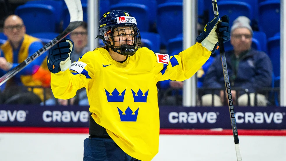 Till vardags måljublar Josefin Bouveng för University of Minnesota i NCAA.