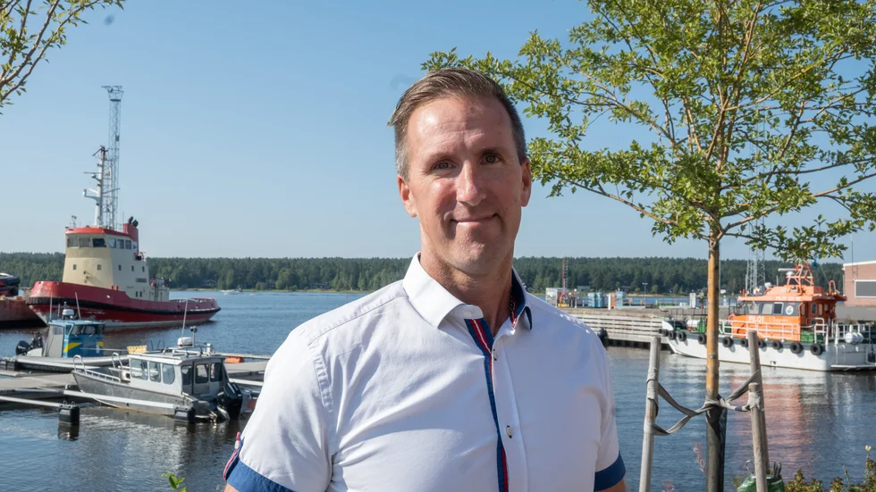 Sommaren har inte enbart inneburit avkoppling för Anders Dahl. Det är stora projekt som pågår i hamnen just nu.