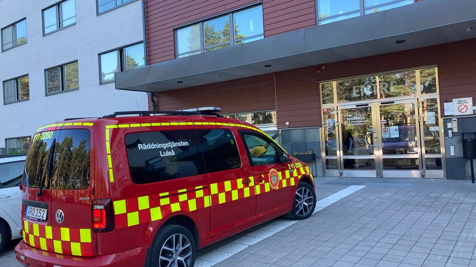 Räddningstjänsten fick rycka ut under tisdagseftermiddagen efter larm om vattenskada på ett vård- och omsorgsboende i Luleå.