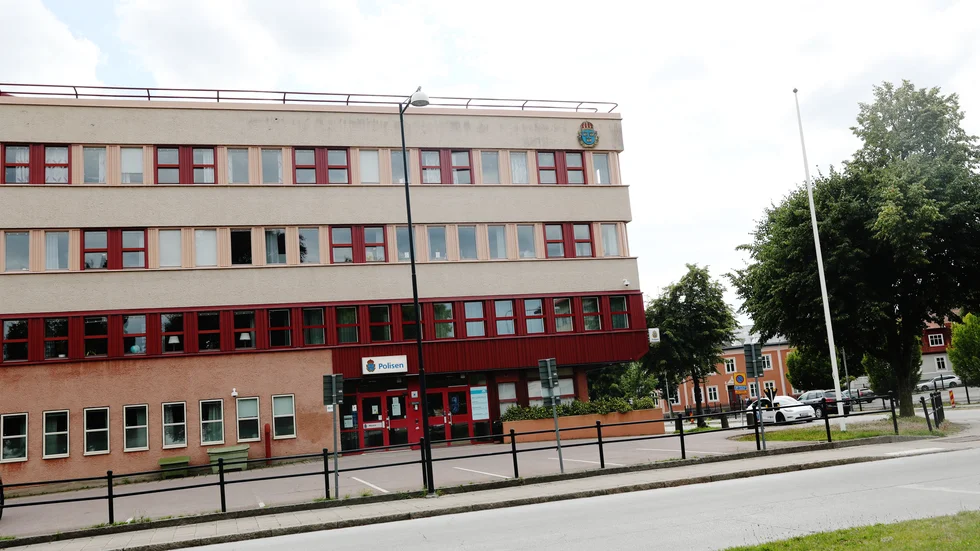 Ännu en gång har polisen påträffat delar till misstänkt stulna cyklar. Den här gången på en vind i ett bostadsområde i Motala.