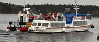 Nyköpings nya turbåt i sjönöd – fick bogseras till hamn