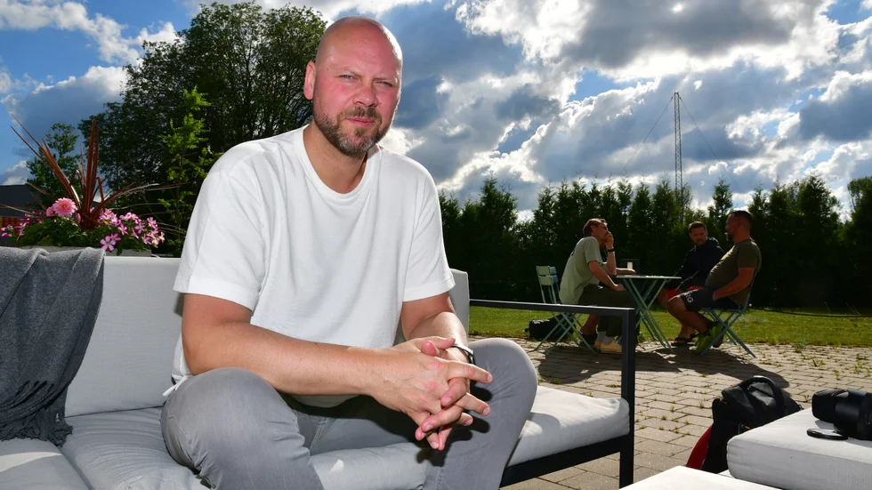 Nye Almtunatränaren Daniel Karlunden kunde vara skapligt nöjd med sin premiärmatch i Uppsalaklubbens bås.