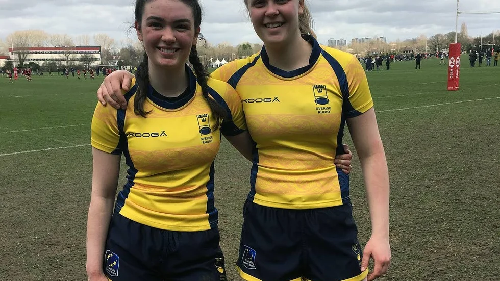DUO. Matilda Toresäter och Moa Krantz fick både ordentligt med speltid i sina debuter i juniorlandslaget.